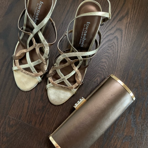 Woman’s Metallic shoes - Picture 6 of 12